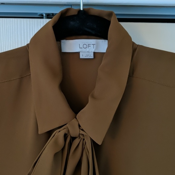 LOFT | Flowy Blouse with Feminine Tie - Picture 3 of 6